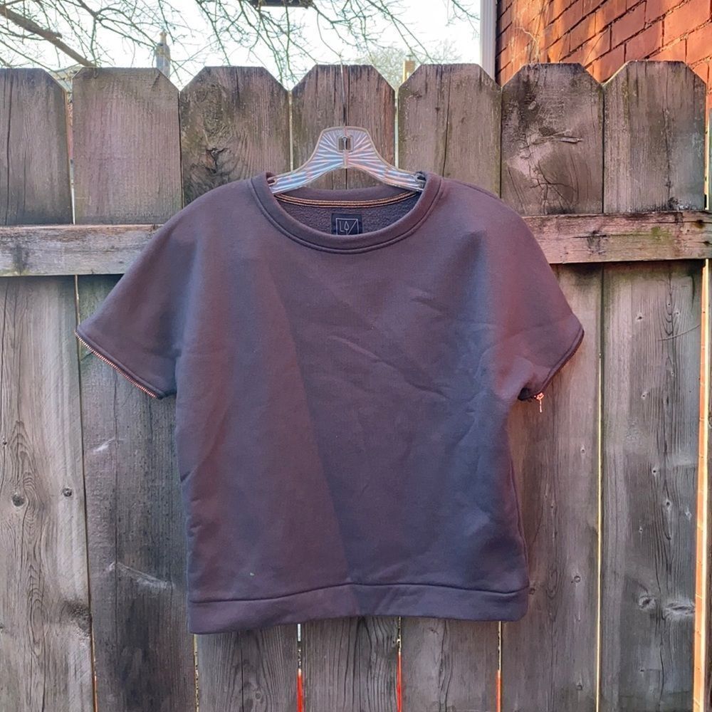 Lime & Vine Gray zipper accented top sz. S